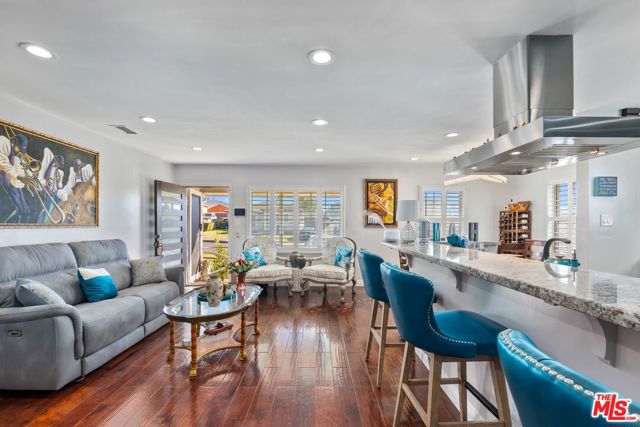 2031 W 98th Street, Los Angeles CA: https://media.crmls.org/mediaz/d8df3bf8-dd72-4bac-85b7-6ab736245718.jpg