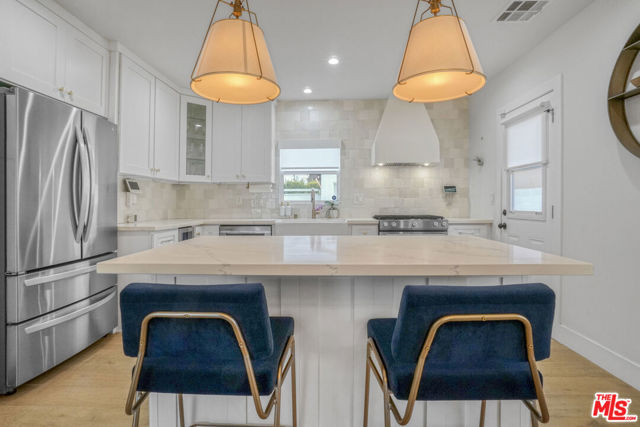 7868 Naylor Avenue, Los Angeles CA: https://media.crmls.org/mediaz/d8df3dce-39fc-41c4-bd78-ef4c0f676c1c.jpg