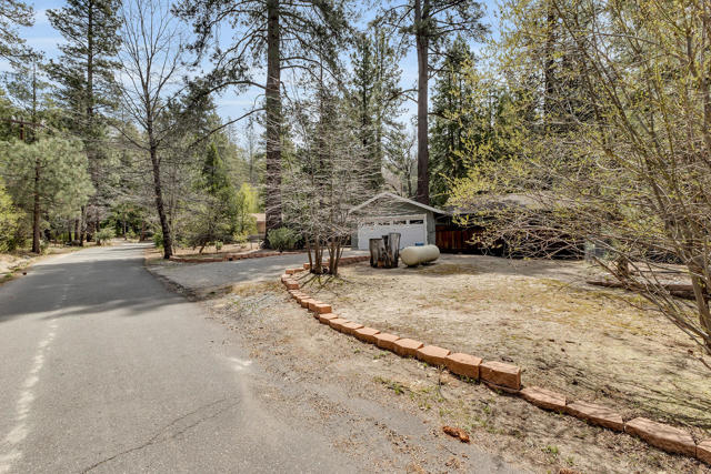 54640 Marian View Drive, Idyllwild CA: https://media.crmls.org/mediaz/d8df5a3b-aaad-4859-ad8f-8b116de47e0a.jpg