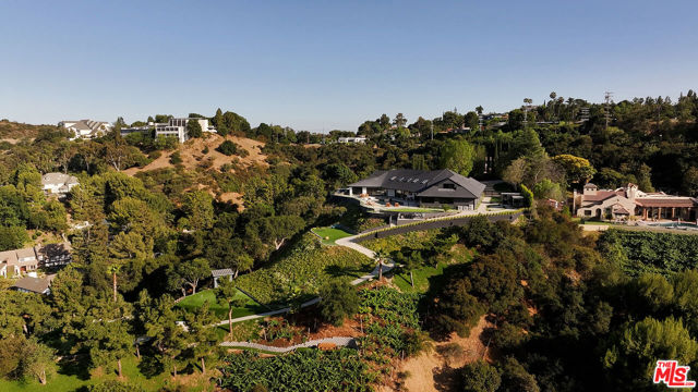 Drew Fenton | 16401 Mulholland Drive Los Angeles CA | MLS: 7706113