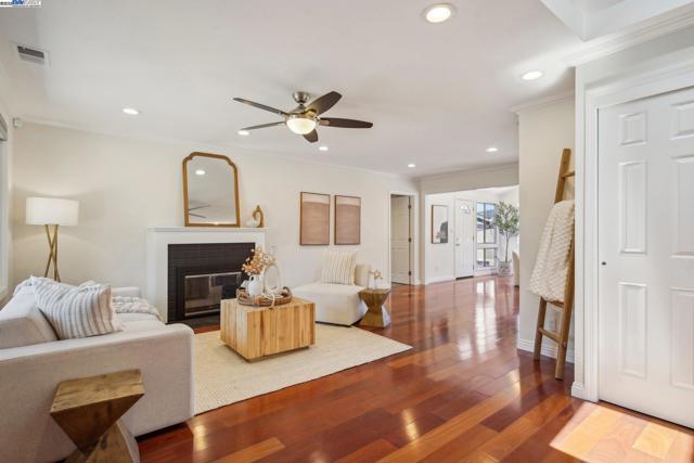 Image 6 of 55 For 14917 Berry Way