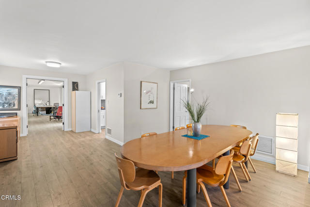 1818 New York Drive, Altadena CA: https://media.crmls.org/mediaz/d8e18cec-ce04-44cb-9e3d-e6813d3ded70.jpg