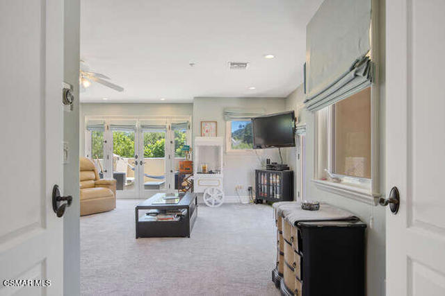 421 Whitegate Road, Thousand Oaks CA: https://media.crmls.org/mediaz/d8e264e0-4792-4905-a485-47c902c9e9a4.jpg