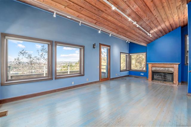 3811 Via Del Mar, San Diego CA: https://media.crmls.org/mediaz/d8e28fb8-ec31-407d-90c5-e4a509e8a951.jpg
