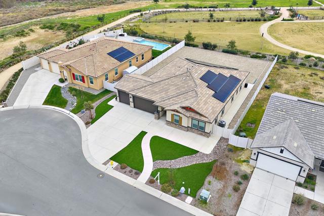 Detail Gallery Image 4 of 53 For 13410 Herringbone Ct, Valley Center,  CA 92082 - 4 Beds | 2/1 Baths