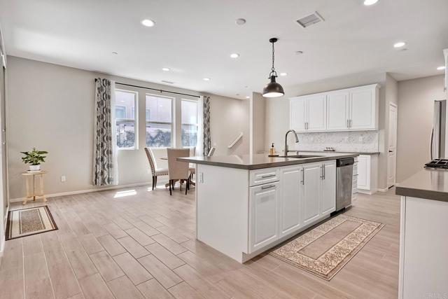 Detail Gallery Image 8 of 39 For 678 Gemstone Dr, San Marcos,  CA 92078 - 4 Beds | 3 Baths