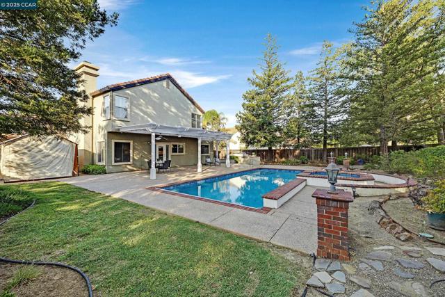 1340 Breakwater Way, Brentwood CA: https://media.crmls.org/mediaz/d8e369f6-9d76-4fee-b9b2-f1aa395da2dd.jpg