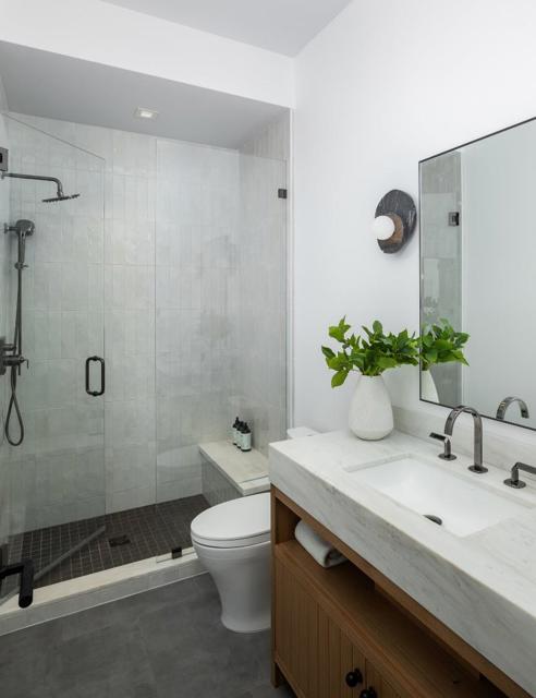 240 Valparaiso Avenue, Atherton CA: https://media.crmls.org/mediaz/d8e3fb21-3eec-42f4-9f2c-4781af892edc.jpg