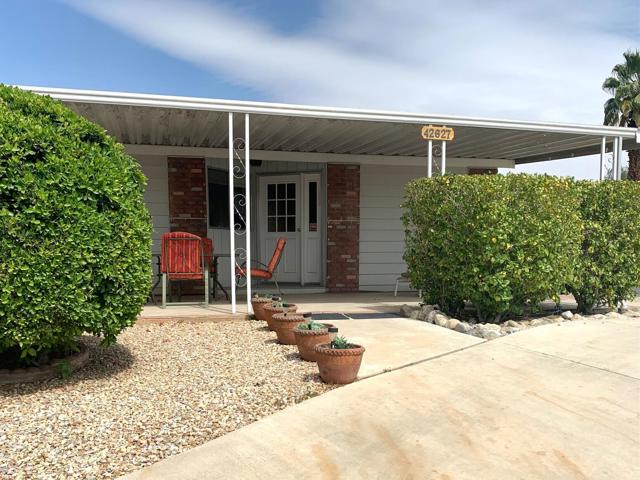 42627 Granite Place, Palm Desert CA: https://media.crmls.org/mediaz/d8e48b11-6a59-4212-9ce3-4a79b1d53c55.jpg