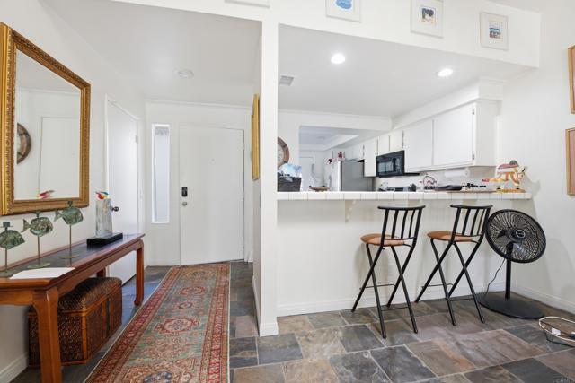 Detail Gallery Image 7 of 20 For 1489 Goldrush Way, Oceanside,  CA 92057 - 2 Beds | 2 Baths