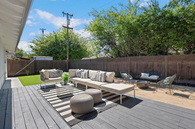 876 San Simeon Drive, Mountain View CA: https://media.crmls.org/mediaz/d8e51ce7-722b-41c3-891e-dc5664a1116e.jpg