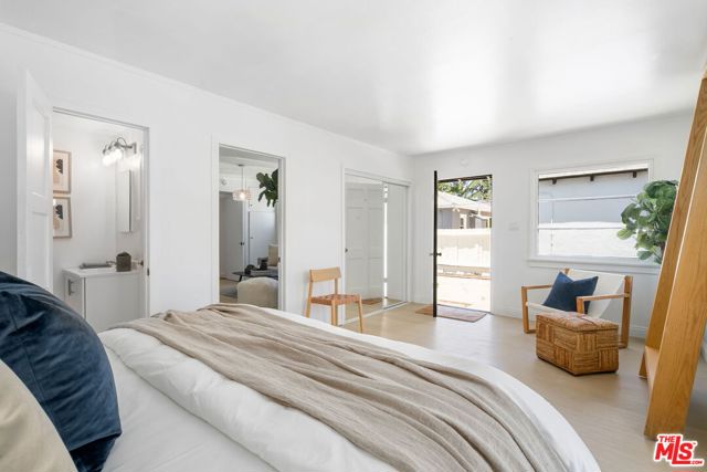 3340 Cardiff Avenue, Los Angeles CA: https://media.crmls.org/mediaz/d8e52a3e-121b-4740-a964-7979117b959b.jpg