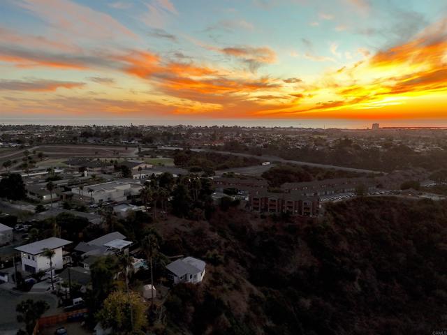 Detail Gallery Image 22 of 27 For 921 Hillcrest Pl, Oceanside,  CA 92058 - 3 Beds | 2 Baths