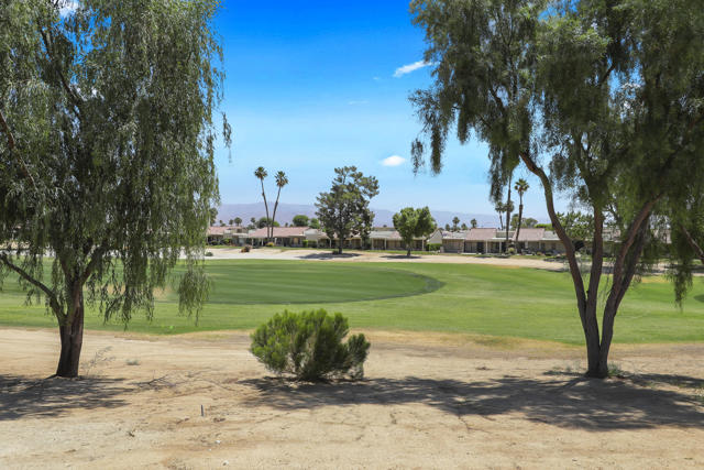 Image 21 of 42 For 40492 Bay Hill Way