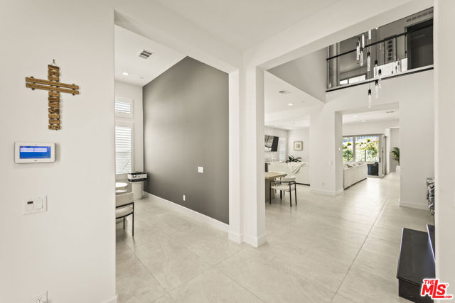 11767 Toyon Drive, Chatsworth CA: https://media.crmls.org/mediaz/d8e5a03a-afb4-4acd-9743-814252410346.jpg