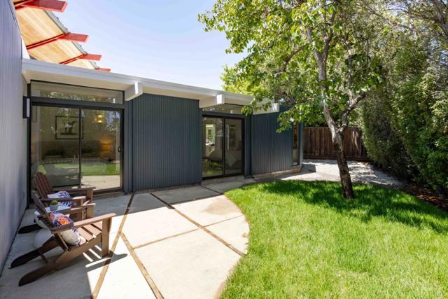 3865 Mumford Place, Palo Alto CA: https://media.crmls.org/mediaz/d8e5b67b-b3d3-416a-8332-09a4983a3a8c.jpg