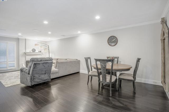 Image 12 of 56 For 314 Elmhurst Cir