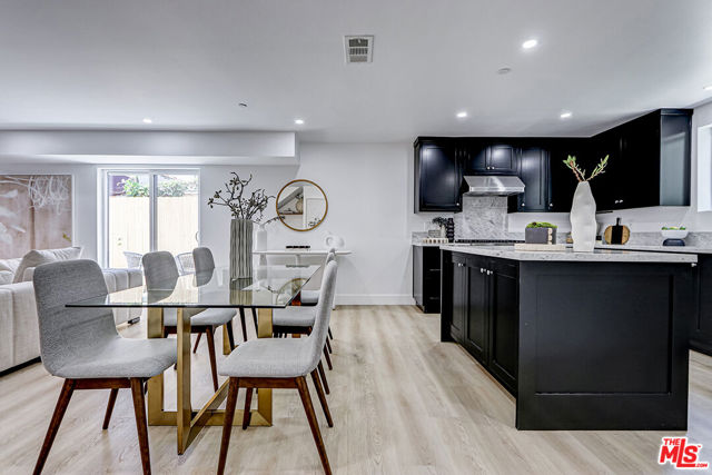 1291 Sycamore, Los Angeles CA: https://media.crmls.org/mediaz/d8e7765e-dba7-4952-bb95-671450fc18a9.jpg
