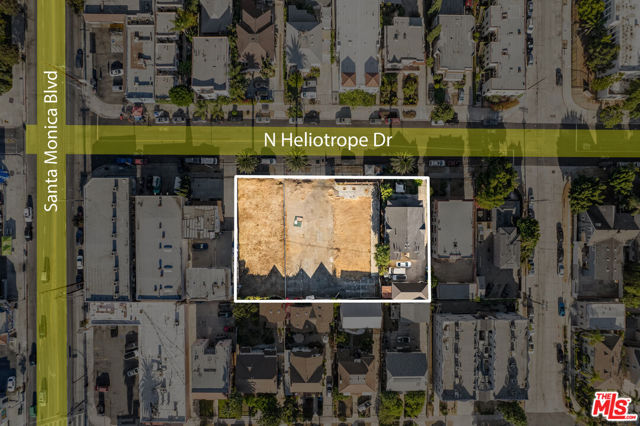 1011 N N Heliotrope Drive, Los Angeles CA: https://media.crmls.org/mediaz/d8e80688-3858-4217-b627-8feb84f1fd55.jpg