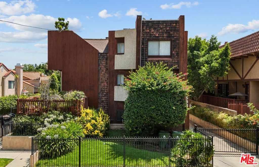 5840 Etiwanda Avenue #3