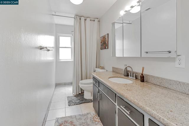 5411 Garvin Ave, Richmond CA: https://media.crmls.org/mediaz/d8e8ba4b-7a3e-445a-a827-975ee8df7ef2.jpg