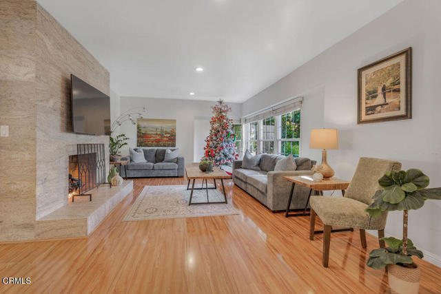 3547 Mevel Place, La Crescenta CA: https://media.crmls.org/mediaz/d8e8e57e-4da2-41d0-9ad9-d8c76bdef232.jpg