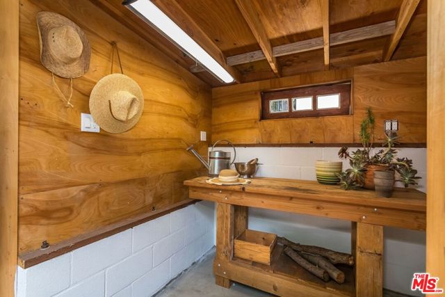 1409 Waterloo Street, Los Angeles CA: https://media.crmls.org/mediaz/d8e938ca-5d22-4f1c-990a-60440a67c5b0.jpg