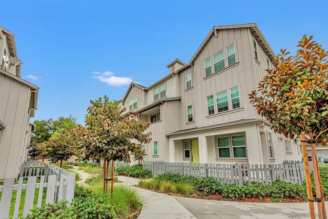 18165 Cosecha Lane, Morgan Hill CA: https://media.crmls.org/mediaz/d8e9e70f-9fbc-46c6-a61a-0a0e0efbabac.jpg