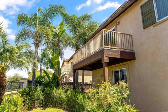 1049 Boulder, Oceanside CA: https://media.crmls.org/mediaz/d8e9fdc8-43a0-4a2b-b49f-e707af23e669.jpg
