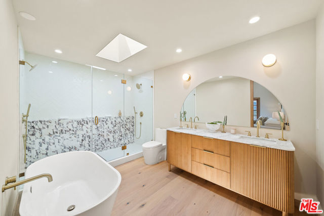 14742 Weddington Street, Sherman Oaks CA: https://media.crmls.org/mediaz/d8ea673d-ee34-4838-91a6-fd66e34a5205.jpg