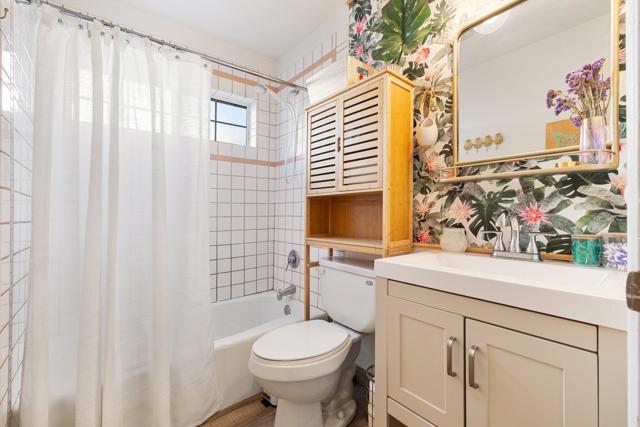 77590 California Drive, Palm Desert CA: https://media.crmls.org/mediaz/d8ea935e-158d-4eb9-970e-38e222056dba.jpg