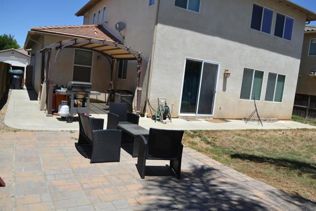 34592 Wintersweet Lane, Winchester CA: https://media.crmls.org/mediaz/d8eaeedc-2df3-4b89-b730-d7a9d0e3d240.jpg