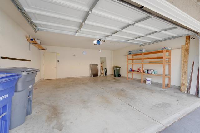 1354 Palomar Place, Vista CA: https://media.crmls.org/mediaz/d8eb2668-943e-4017-8fad-28e92fb239c5.jpg