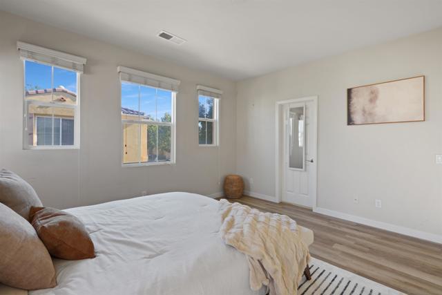 1445 Caminito Sicilia, Chula Vista CA: https://media.crmls.org/mediaz/d8eb485f-4301-4644-8cab-530c7e97a0eb.jpg