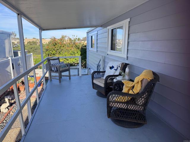 Detail Gallery Image 4 of 20 For 6610 Easy St, Carlsbad,  CA 92011 - 2 Beds | 2 Baths