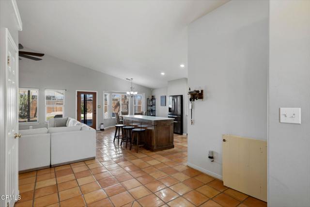 Detail Gallery Image 8 of 49 For 12614 Grand Teton Dr, Bakersfield,  CA 93312 - 4 Beds | 3 Baths