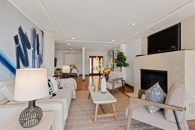 Image 24 of 52 For 2617 Ocean Front Walk