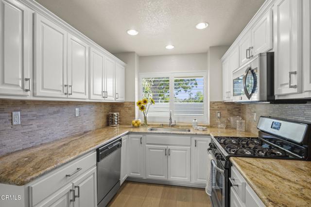 Detail Gallery Image 17 of 38 For 2036 Birchdale Ct, Thousand Oaks,  CA 91362 - 2 Beds | 2 Baths