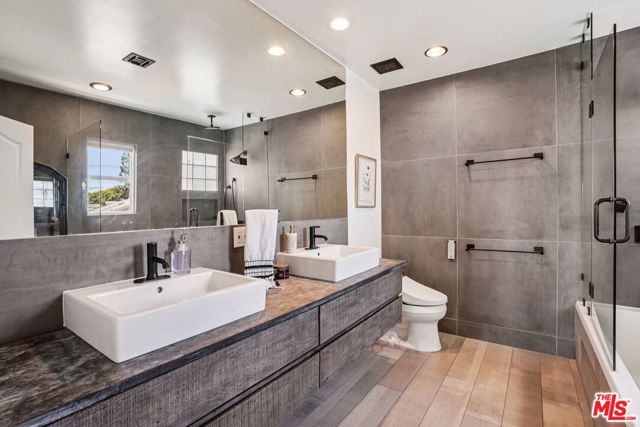 1751 Barry Avenue, Los Angeles CA: https://media.crmls.org/mediaz/d8eddc4f-a839-49b4-a245-c381d0e159ef.jpg