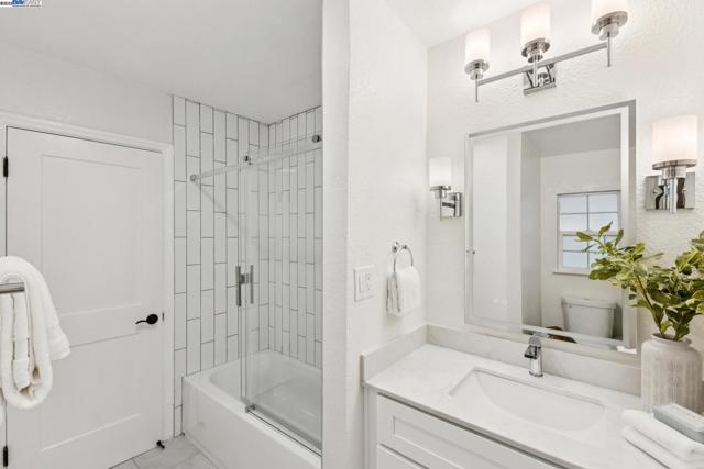 55 Cora Ct, Walnut Creek CA: https://media.crmls.org/mediaz/d8eec8b1-c2e1-452c-a5f1-a819b72f995d.jpg