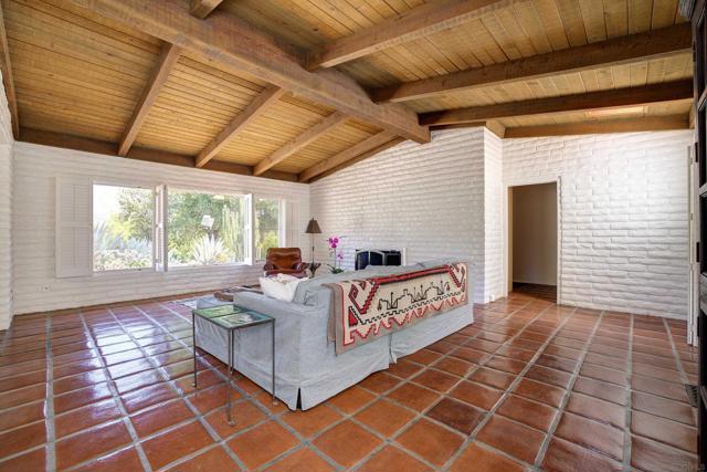 17711 S Mesa Drive, Pauma Valley CA: https://media.crmls.org/mediaz/d8ef1cdf-7b23-4e06-bee3-17f6f871f53d.jpg