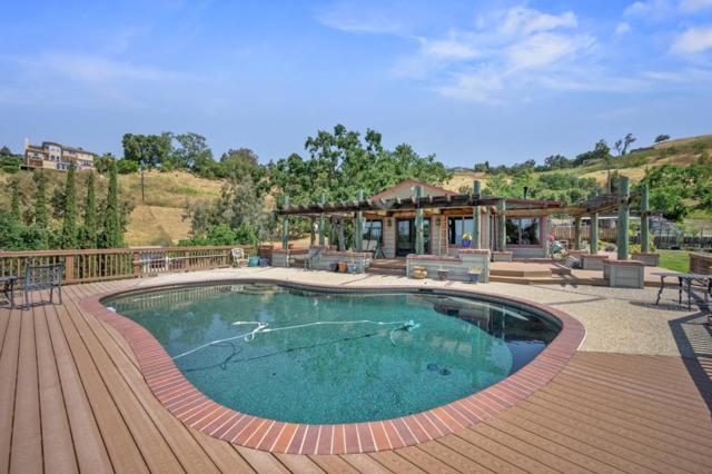 15946 Camino Vista Way, San Jose CA: https://media.crmls.org/mediaz/d8ef2f10-c721-451a-b54e-abc4b3cace73.jpg