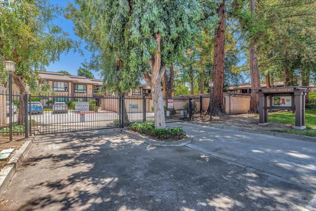 Image 27 of 31 For 39139 Argonaut Way  111