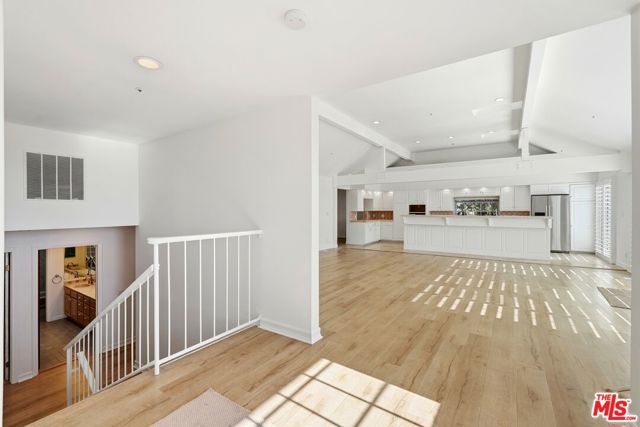 31763 Cottontail Lane, Malibu CA: https://media.crmls.org/mediaz/d8ef8e2f-902b-4599-92e9-d0dd36f5f784.jpg