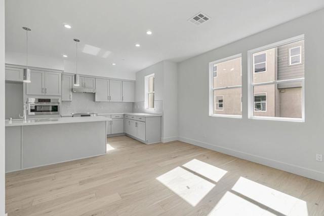 2102 Ivory Terrace, San Ramon CA: https://media.crmls.org/mediaz/d8f0228f-8a70-4ae9-a00a-92932da2b28f.jpg