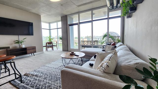 Image 3 of 24 For 1080 Park Boulevard 607