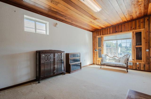 17945 Pesante Road, Salinas CA: https://media.crmls.org/mediaz/d8f05882-39ef-4a6e-8a09-c9d6c85c22af.jpg