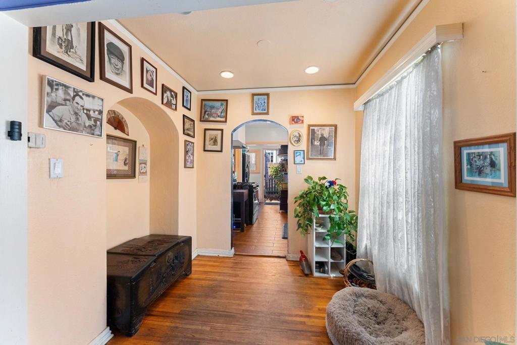 2327 Etiwanda Street - photo 7
