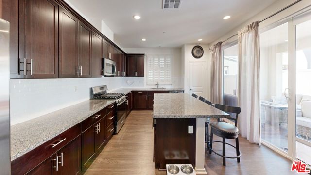 18215 Astro Court, Santa Clarita CA: https://media.crmls.org/mediaz/d8f1e902-6783-4606-afa2-c401dd1777cb.jpg