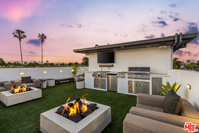 3159 Thatcher Avenue, Marina del Rey CA: https://media.crmls.org/mediaz/d8f1ec0b-48fb-4035-bdf8-e9a708227434.jpg